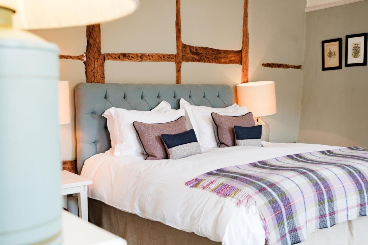 Bel And The Dragon-Kingsclere Hotel Екстериор снимка