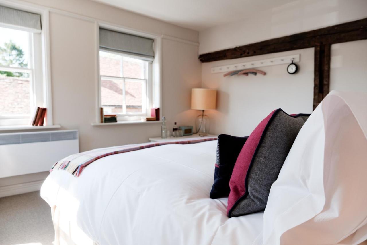Bel And The Dragon-Kingsclere Hotel Екстериор снимка